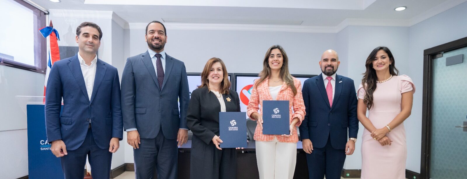 ANJE y la Cámara de Comercio de Santo Domingo firman alianza para impulsar el emprendimiento joven y la formalización empresarial