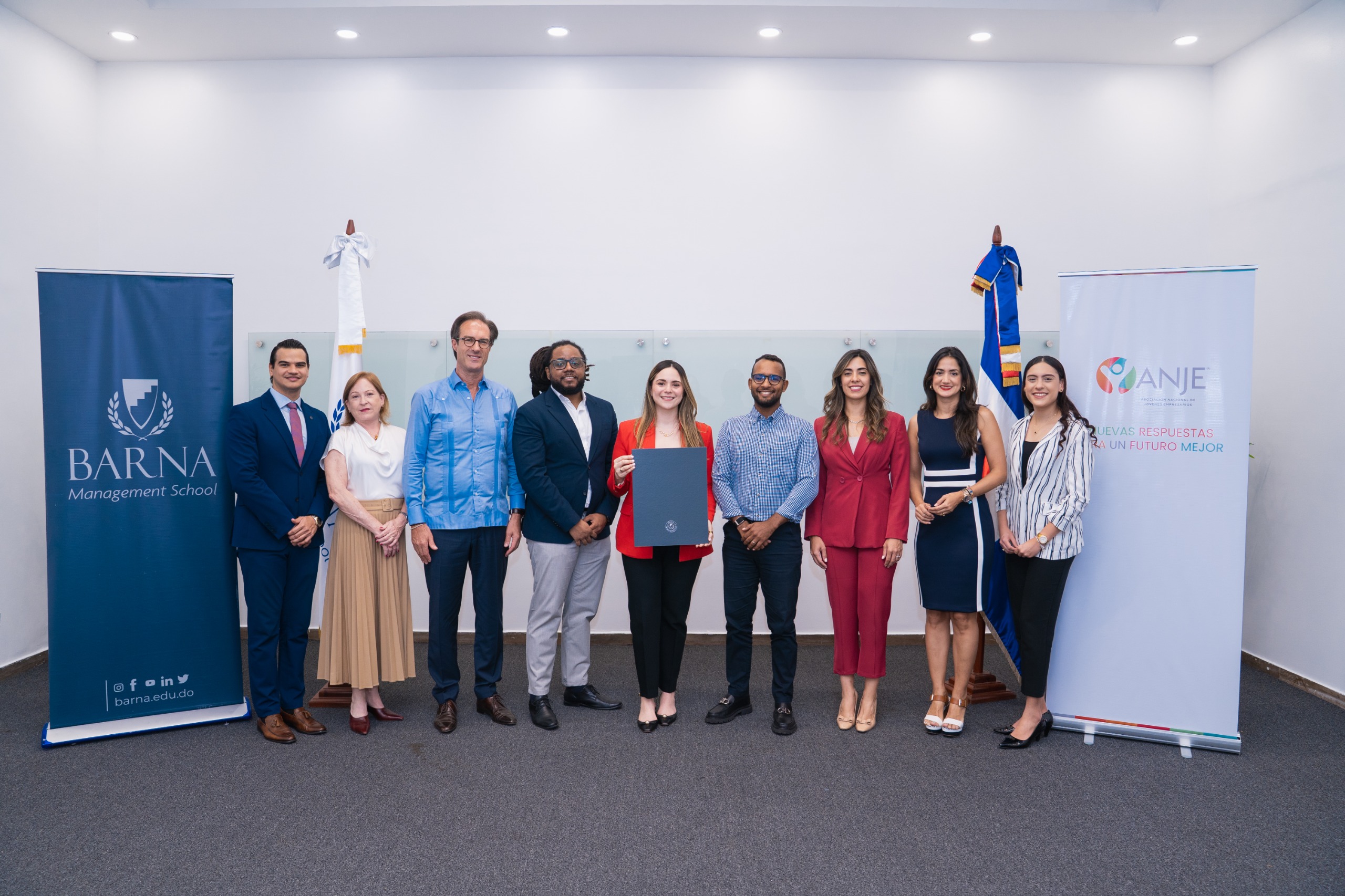 ANJE y BARNA firman convenio estratégico para elevar la formación directiva y el liderazgo empresarial en República Dominicana